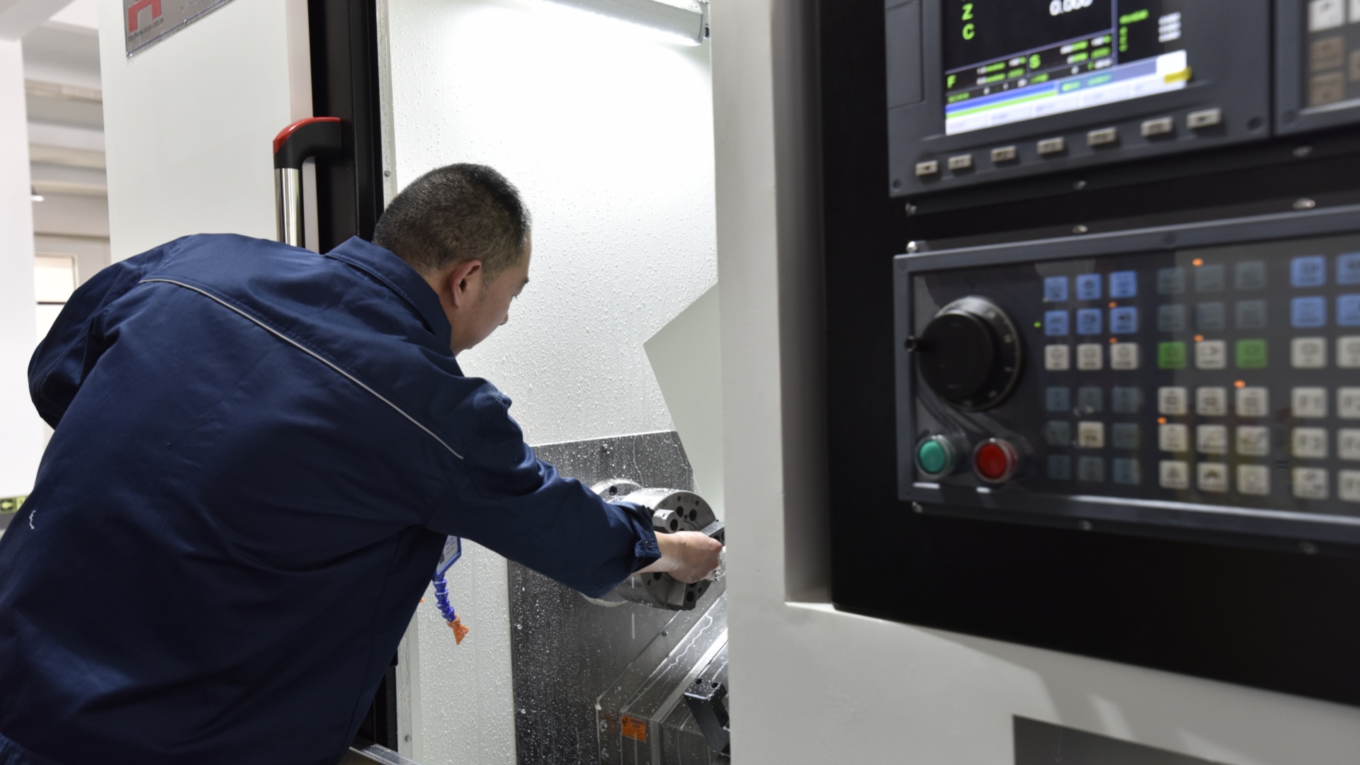 ����܇��